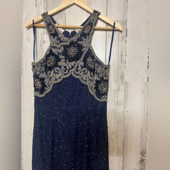 Formal blue dress - Picture 2 of 12